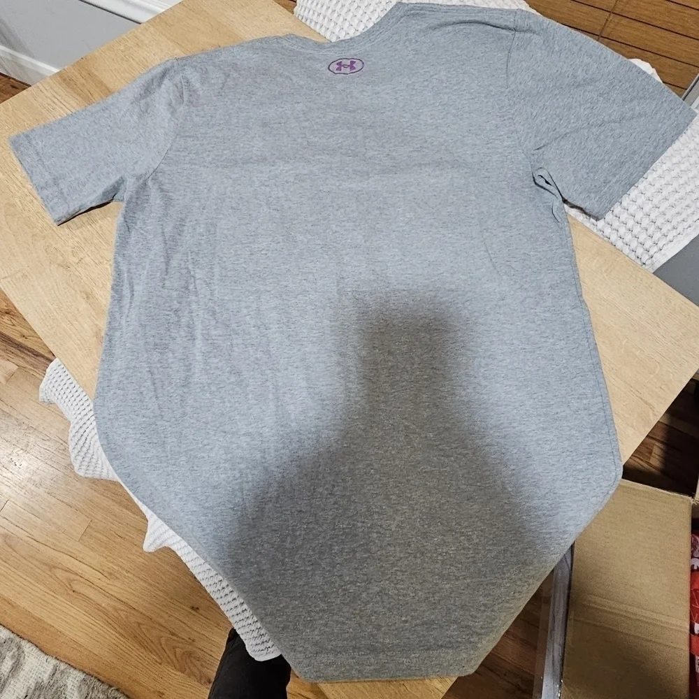 Under armor tee - Picture 2 of 3